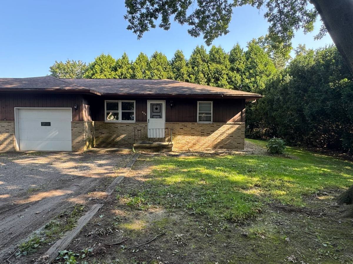 House for rent at 633 W Highland N A, Wooster, OH 44691