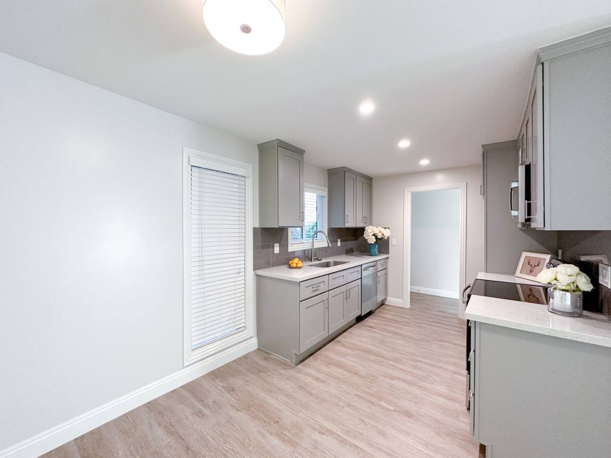 Apartment for rent at 401 E Bay State St, Alhambra, CA 91801
