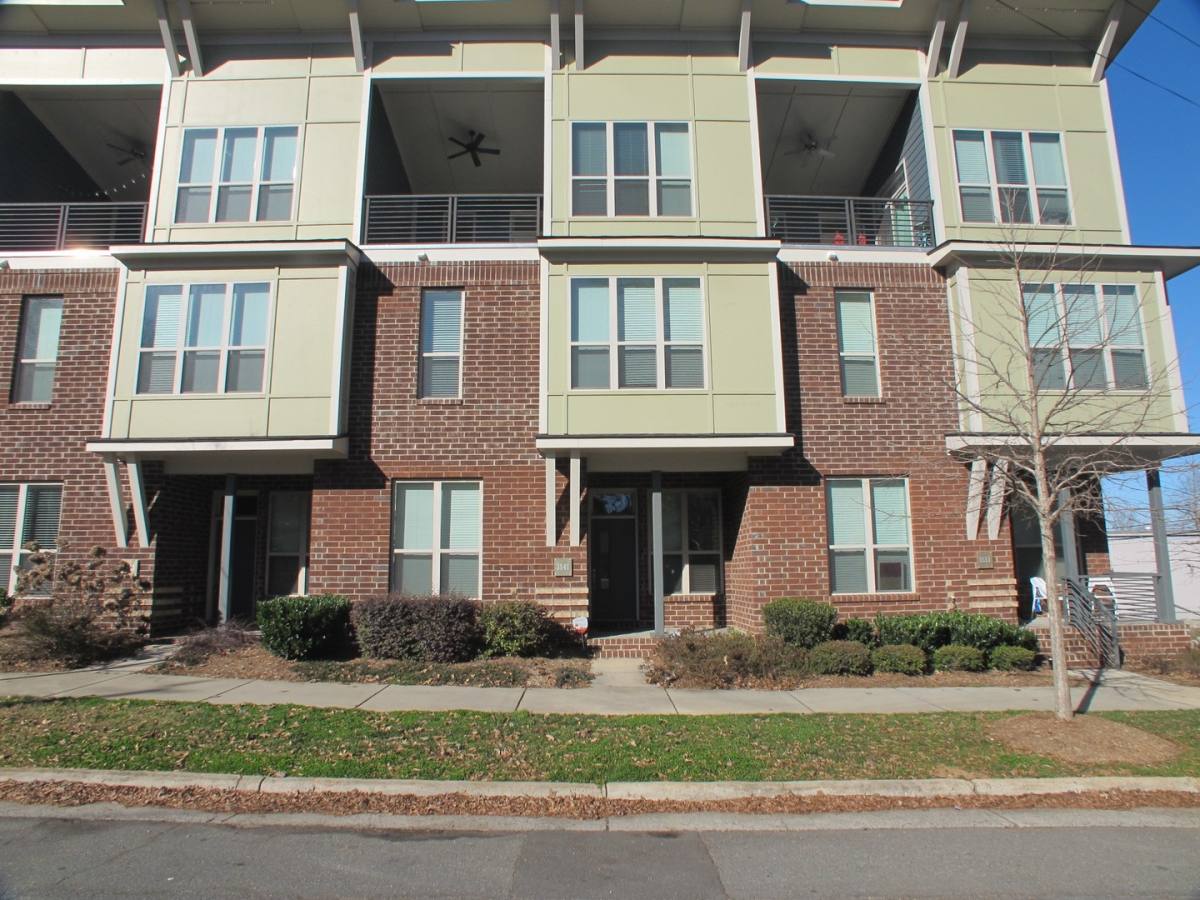 Townhouse for rent at 3547 Spencer St, Charlotte, NC 28205