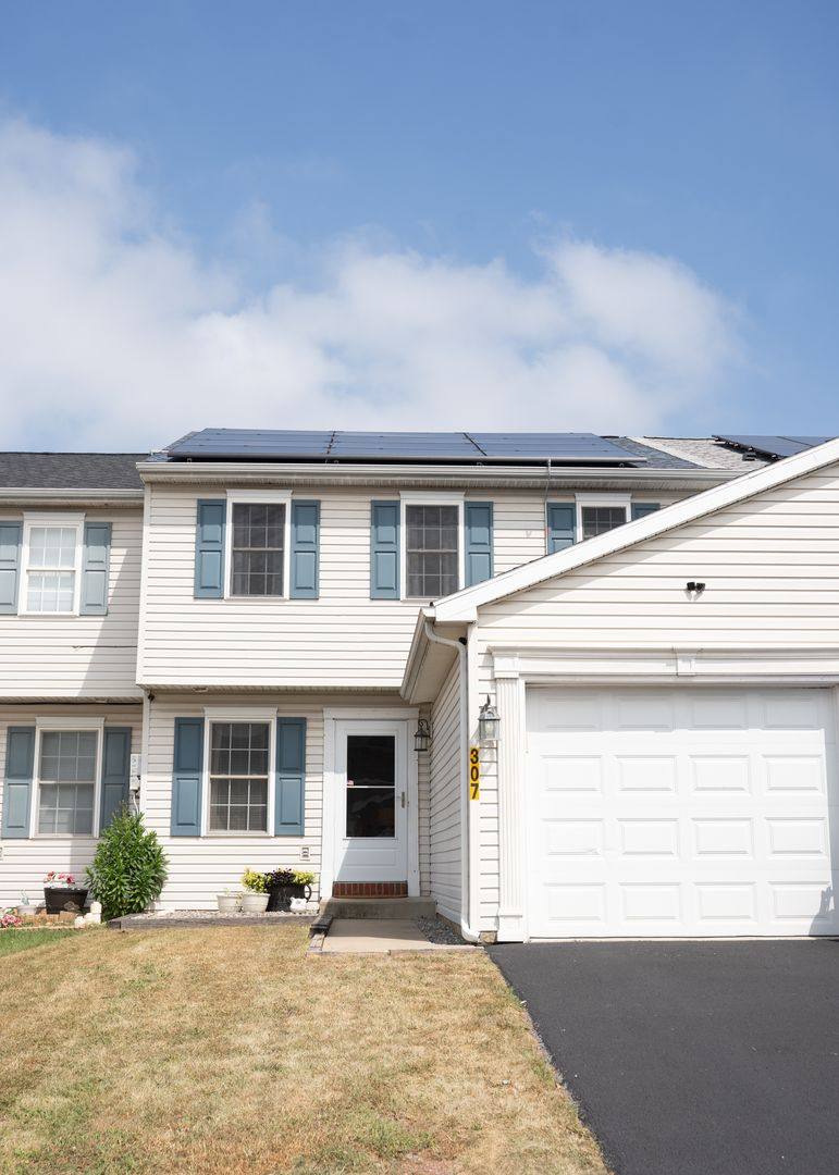Townhouse for rent at 307 Lighthouse Dr, Jonestown, PA 17038