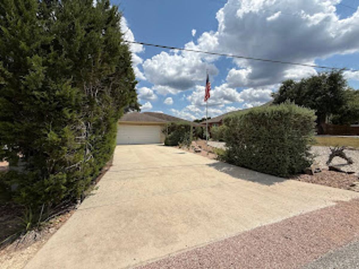 House for rent at 1608 Lakeview Dr, Canyon Lake, TX 78133
