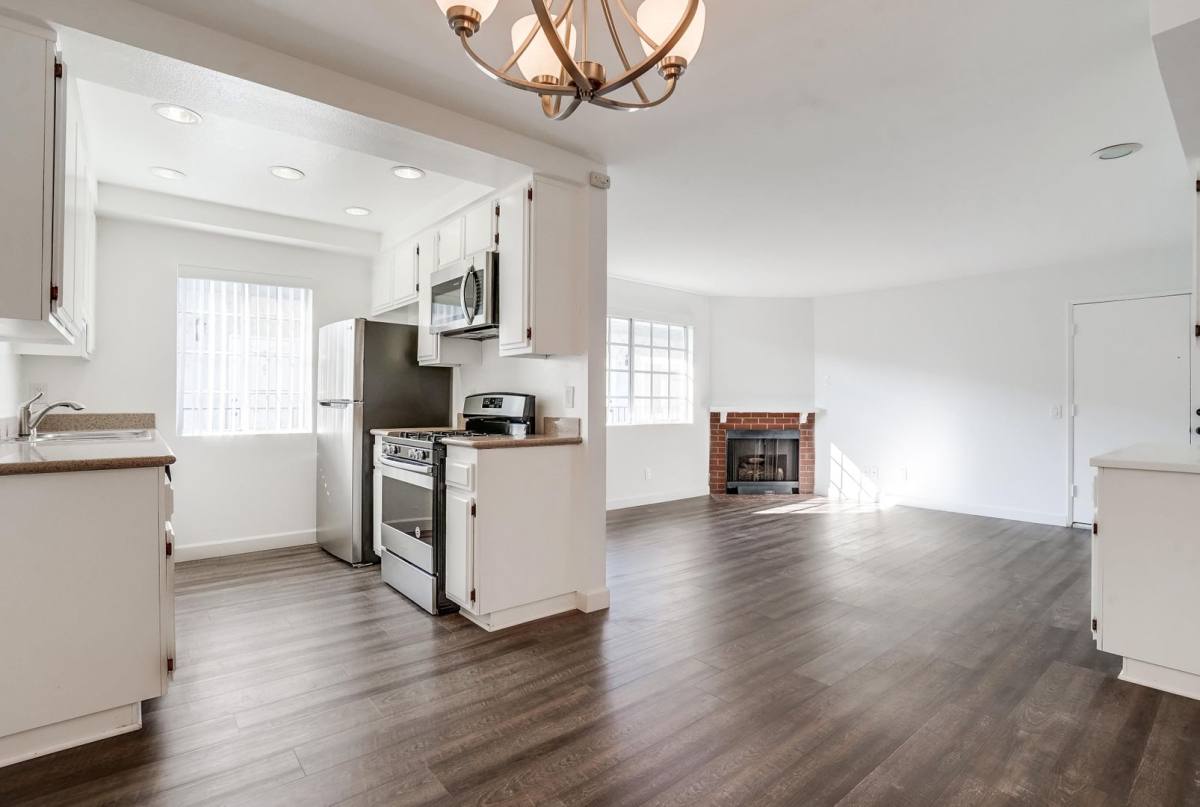 Apartment for rent at 616 W Wilson Ave, Glendale, CA 91203