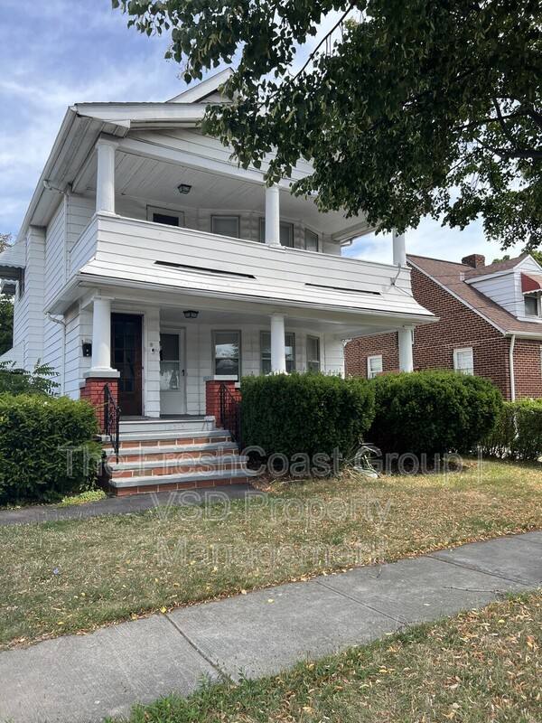 Apartment for rent at 18519 Shawnee Ave #1, Cleveland, OH 44119