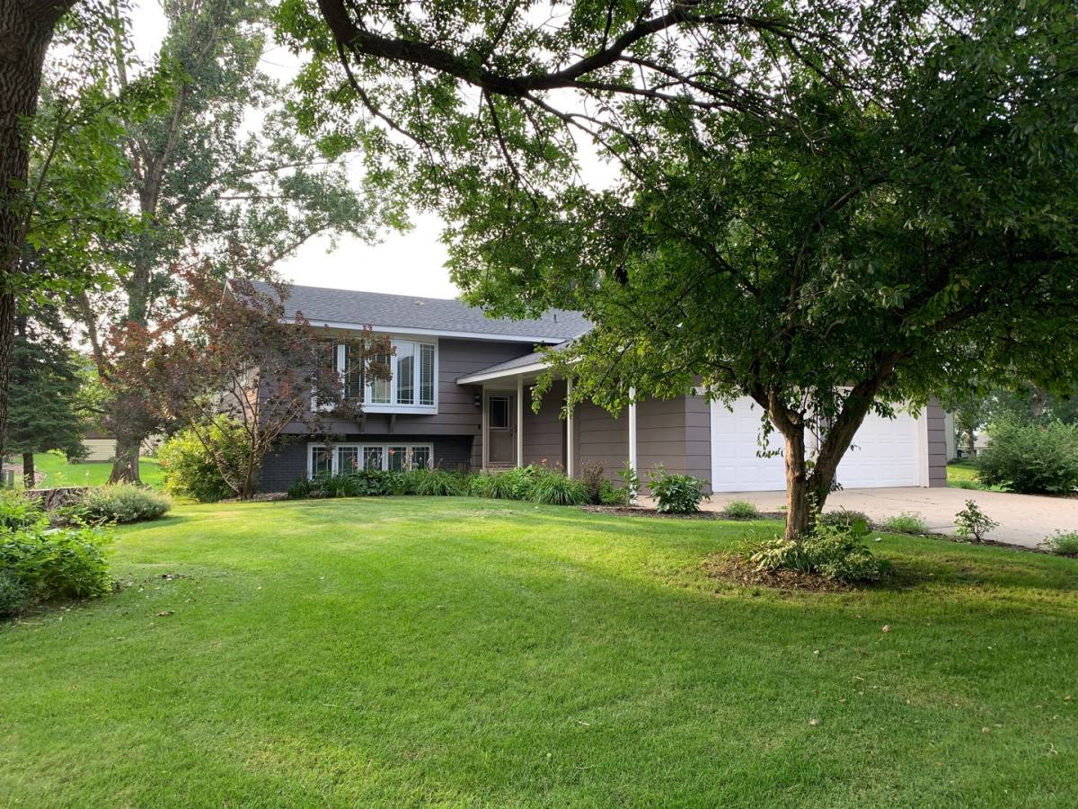 House for rent at 570 Roberts St SW, Hutchinson, MN 55350