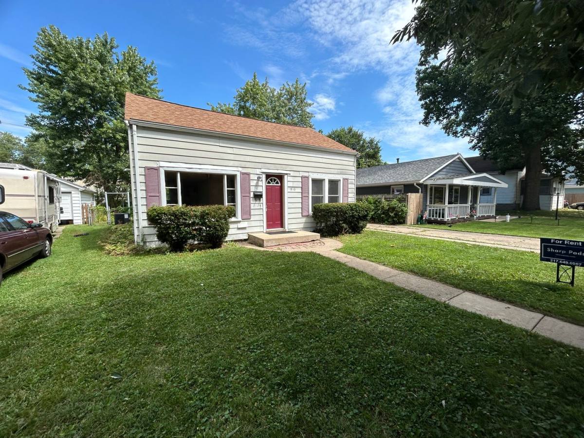 House for rent at 910 W Vine, Champaign, IL 61820