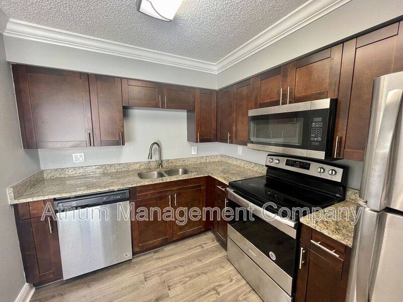 Apartment for rent at 910 Alicia Ave #3C, Tampa, FL 33604