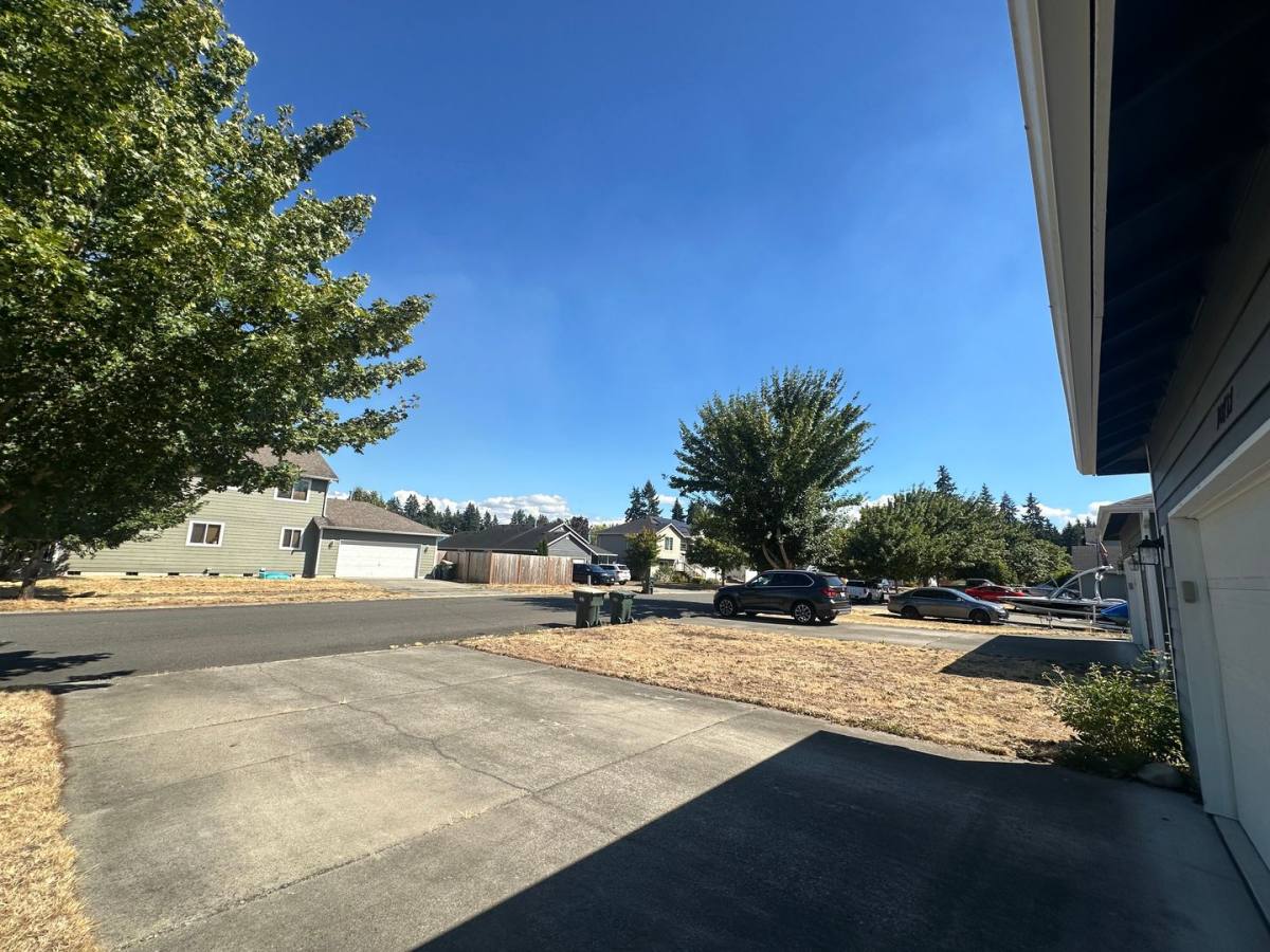 House for rent at 10717 Umtanum St SE, Yelm, WA 98597