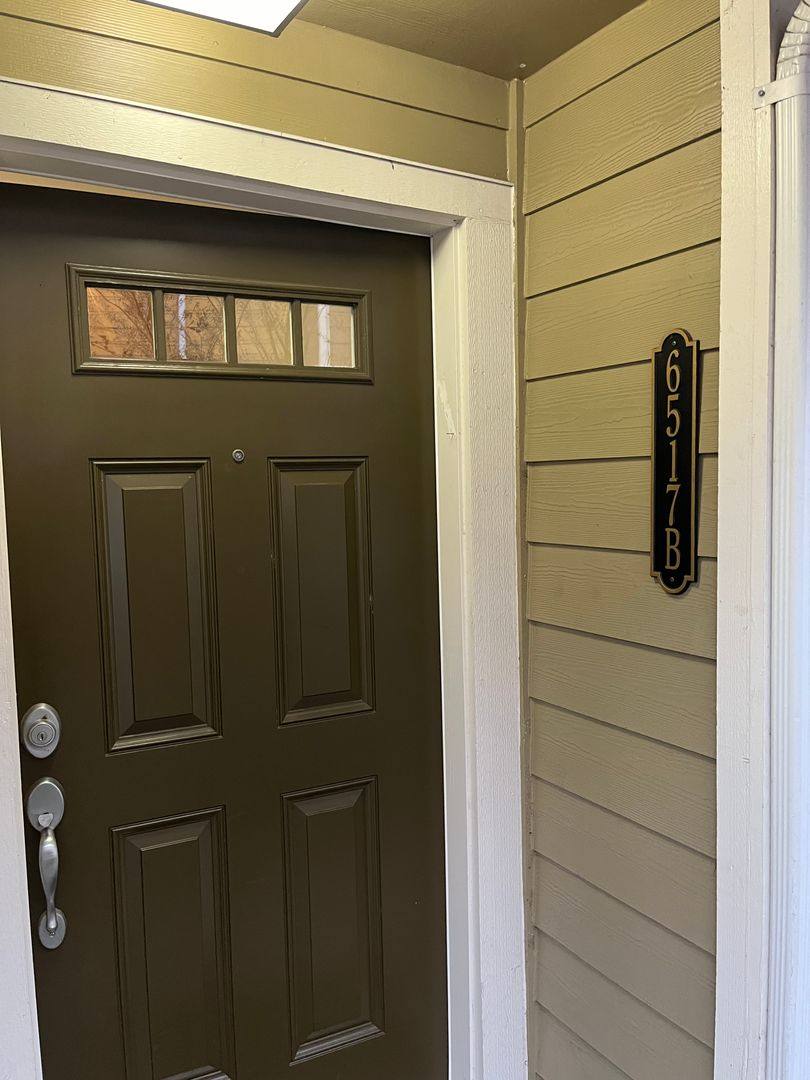 Condo for rent at 6517B 25th Ave NE, Seattle, WA 98115