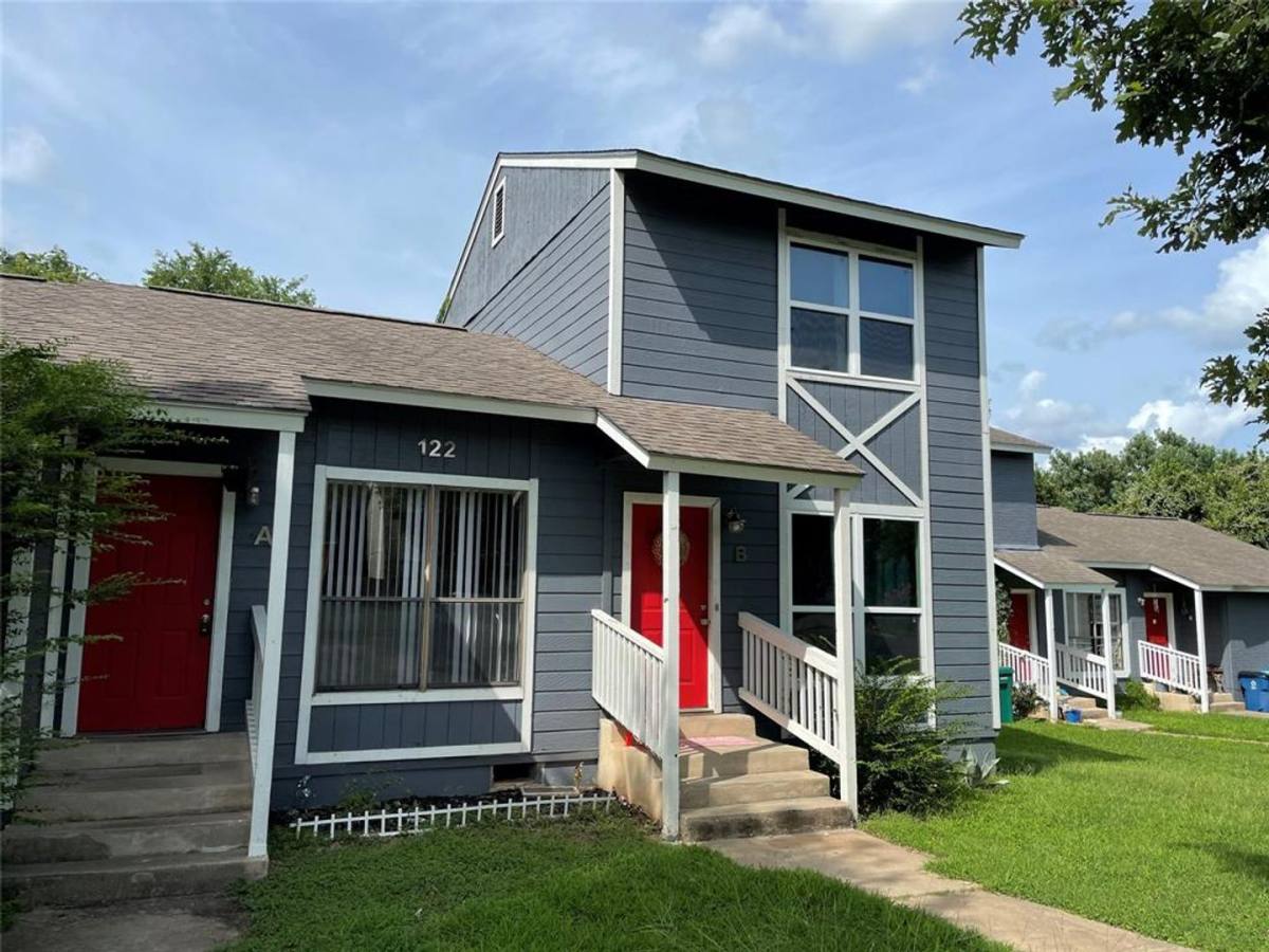 Apartment for rent at 122 Hillside Dr, Elgin, TX 78621