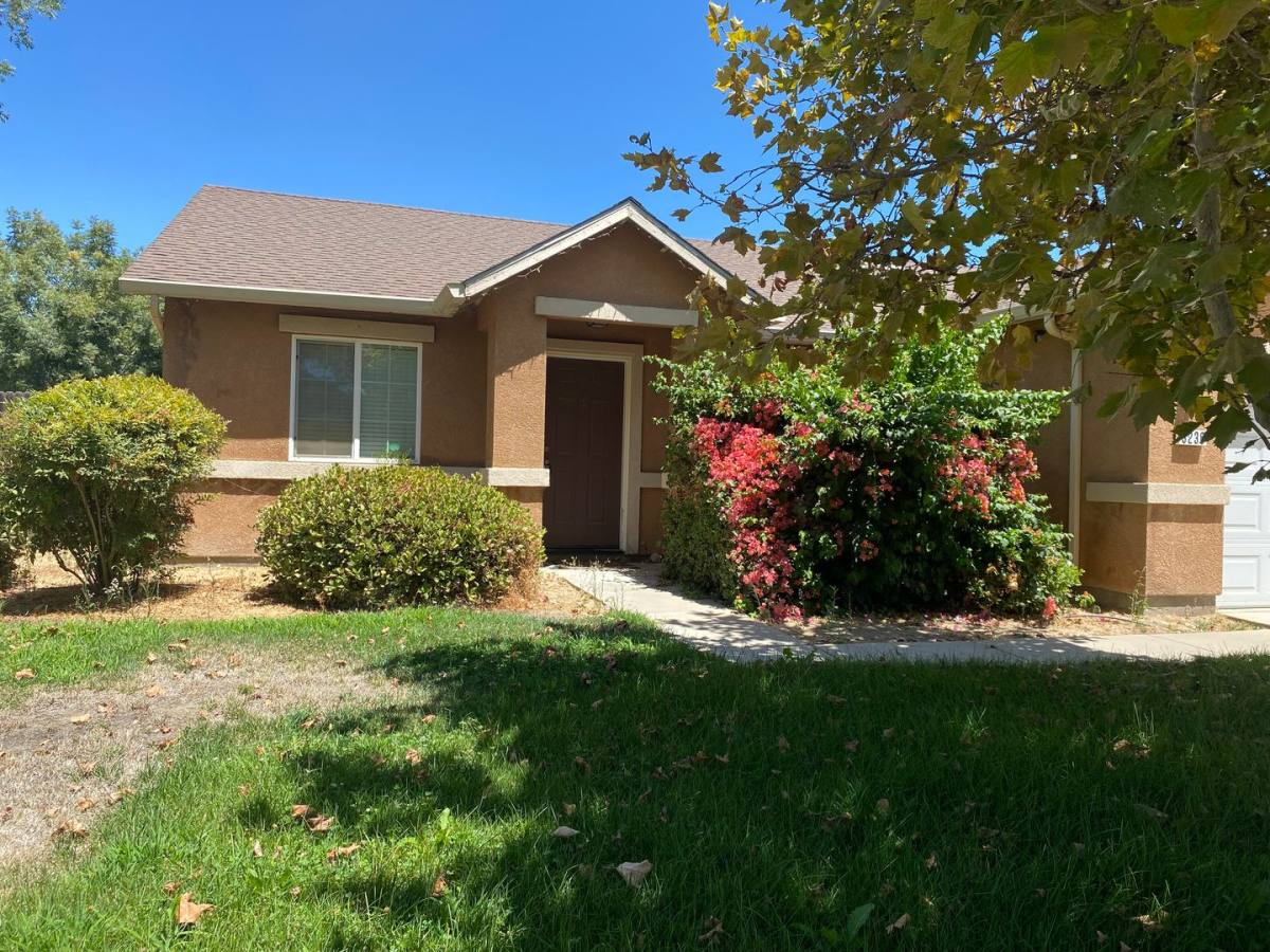 House for rent at 3238 N Newport St, Visalia, CA 93291