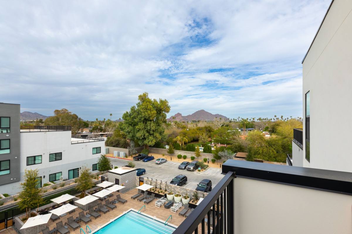 Apartment for rent at 4225 N 32nd St, Phoenix, AZ 85018
