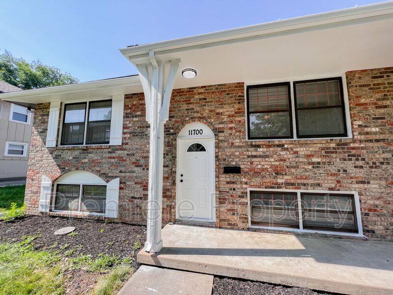 Townhouse for rent at 11700 E 60th St, Kansas City, MO 64133