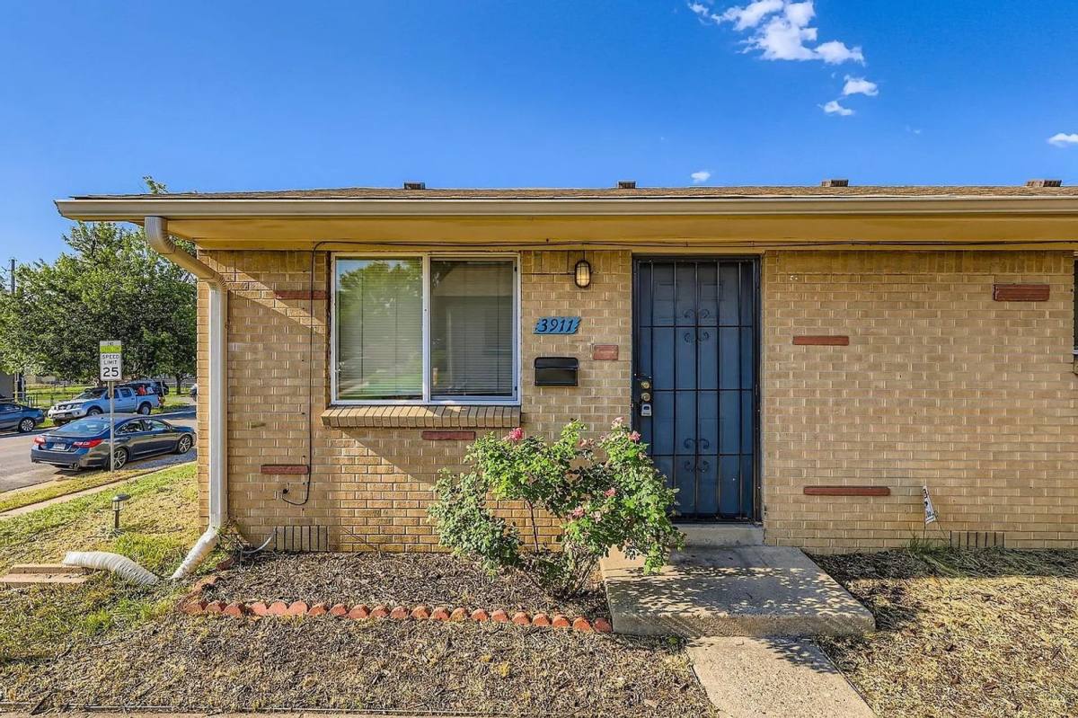 Townhouse for rent at 3911 Lipan St, Denver, CO 80211