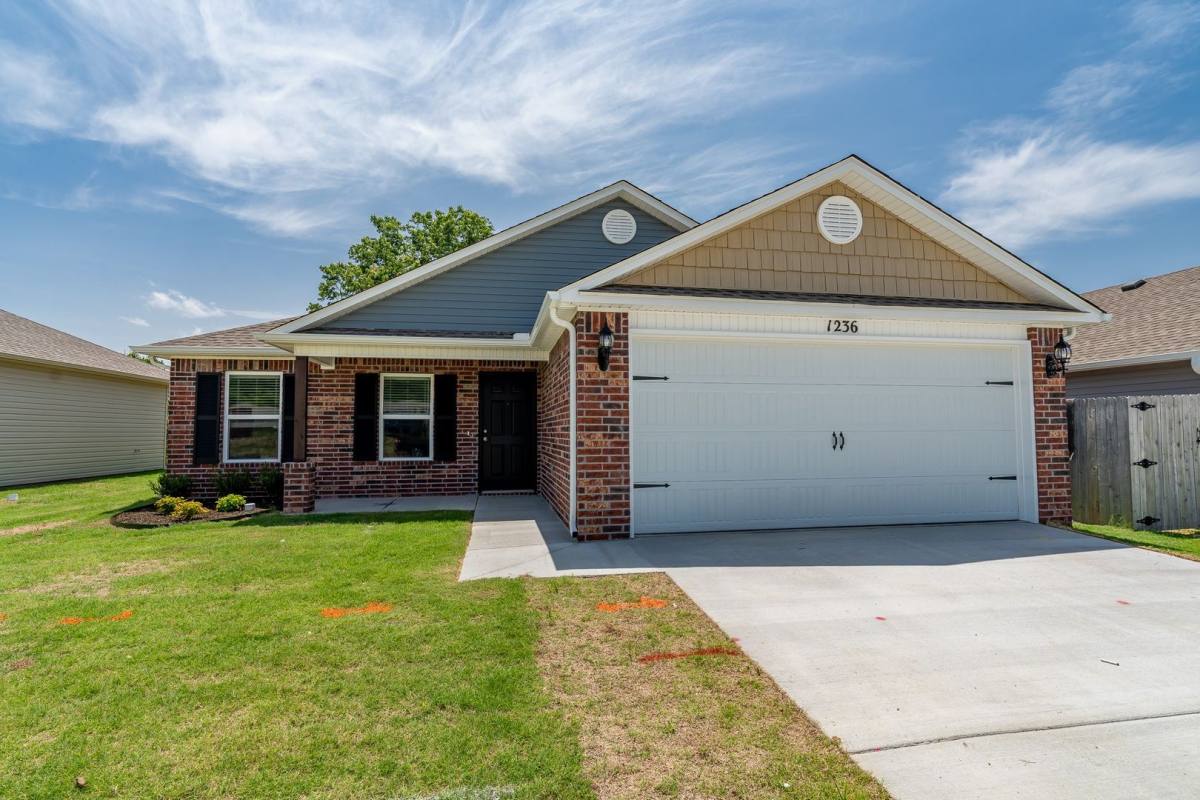 House for rent at 1236 S Kingfisher Lane, Fayetteville, AR 72701