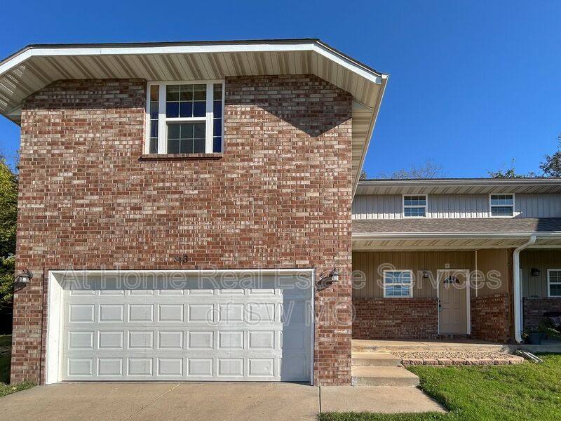 Apartment for rent at 813 E Daniels, Ozark, MO 65721