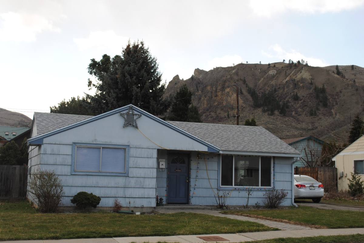 House for rent at 1211 Utah St, Wenatchee, WA 98801