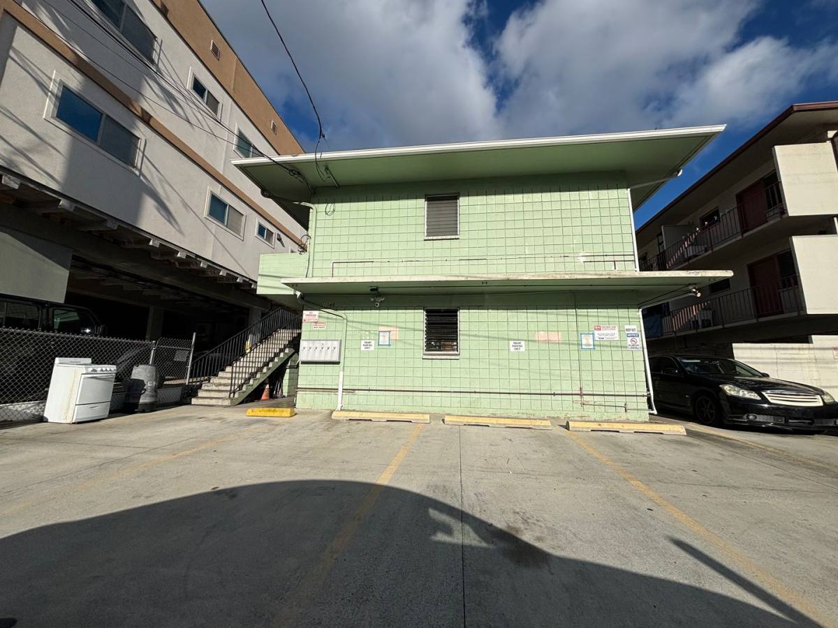 Apartment for rent at 1048 Wong Ho Lane, Honolulu, HI 96814