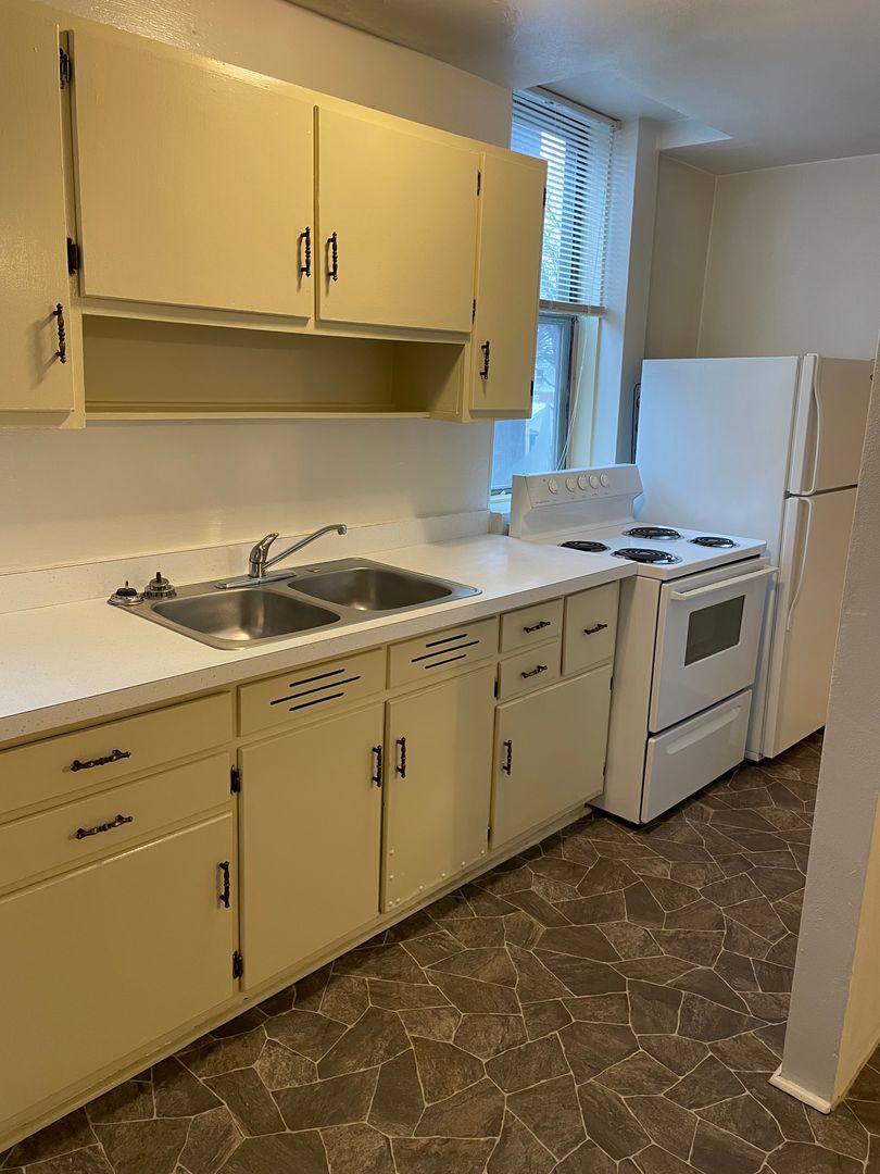 Apartment for rent at 507 E Main St, Mascoutah, IL 62258