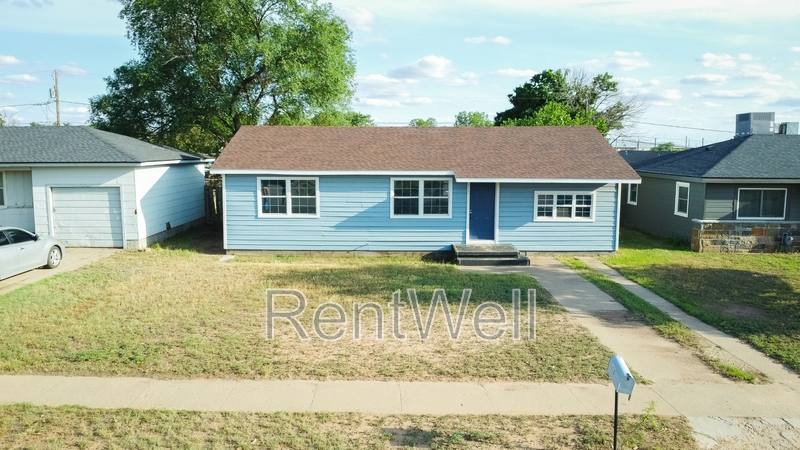 House for rent at 312 36th St, Snyder, TX 79549