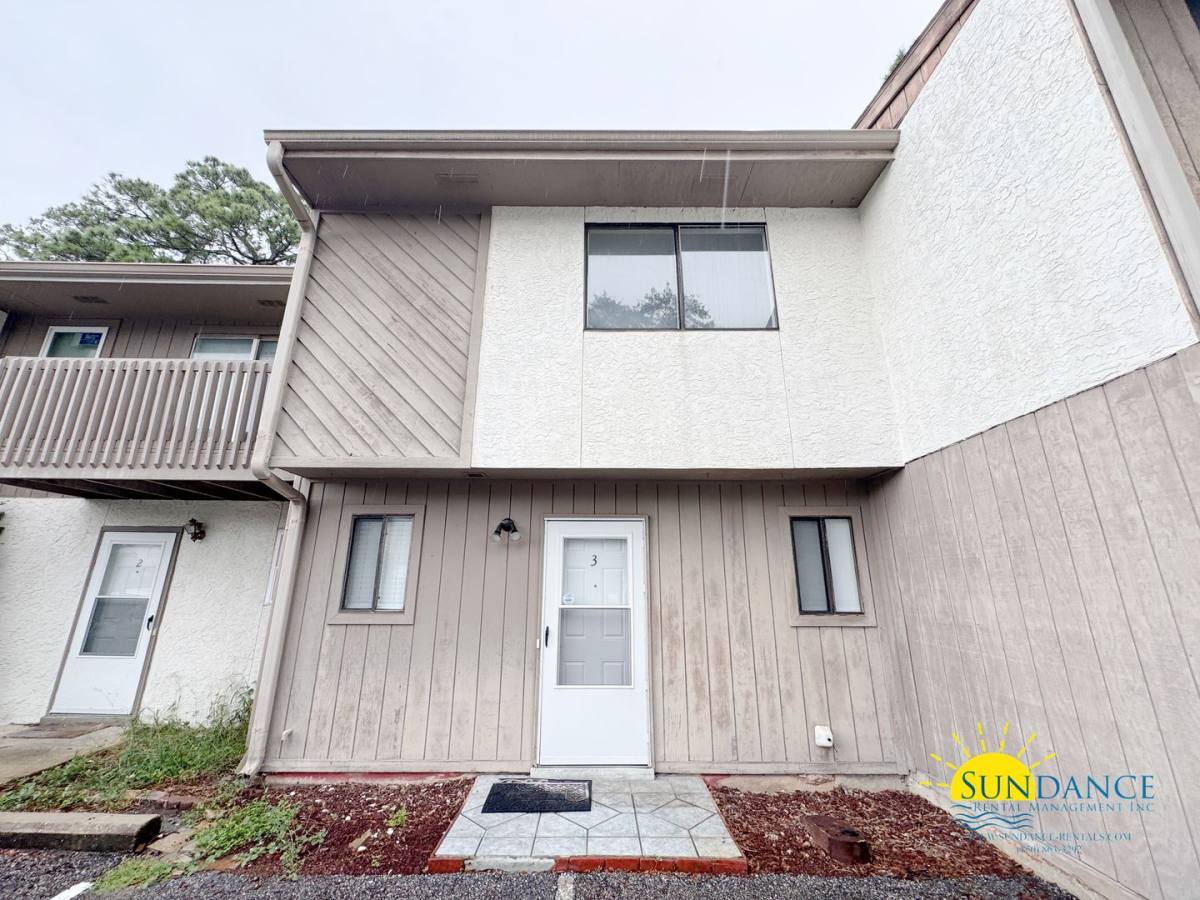 Townhouse for rent at 204 4th St SE, Fort Walton Beach, FL 32548