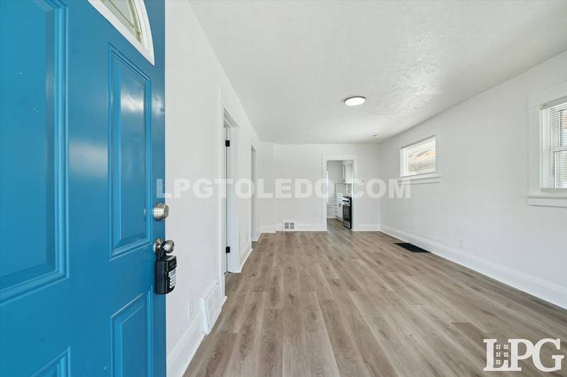 House for rent at 1952 Fairfax Ave, Toledo, OH 43613