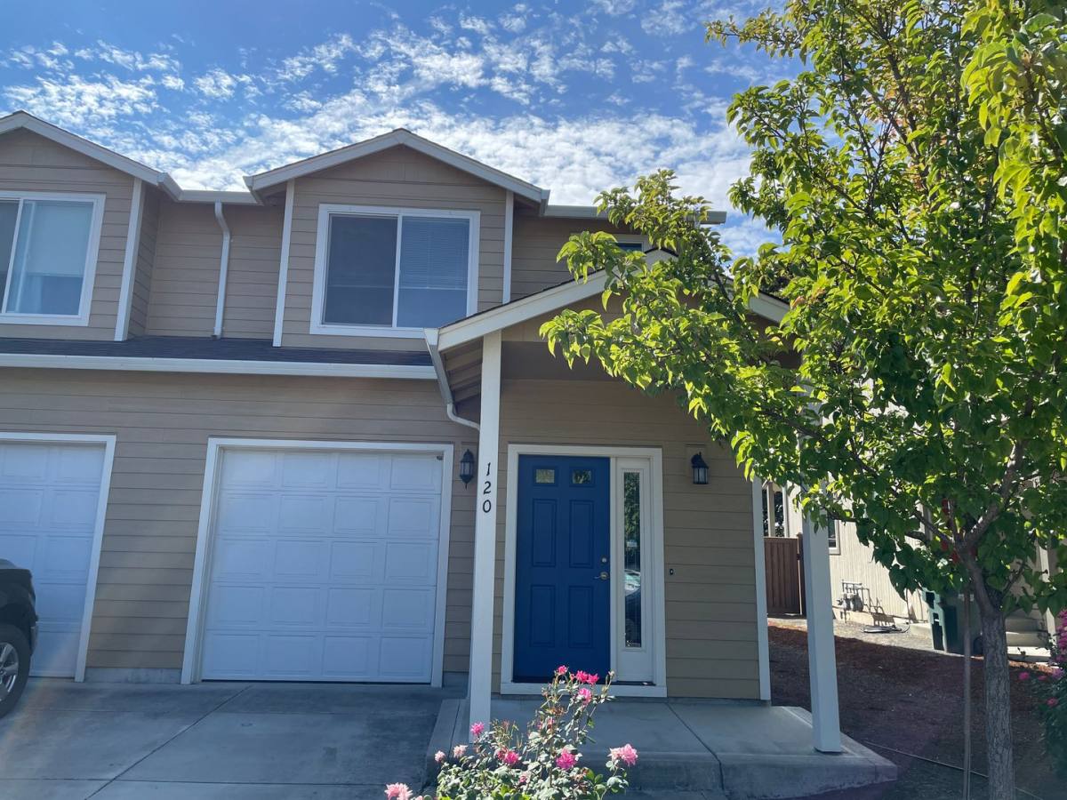 Apartment for rent at 120-122 Craven St S, Monmouth, OR 97361