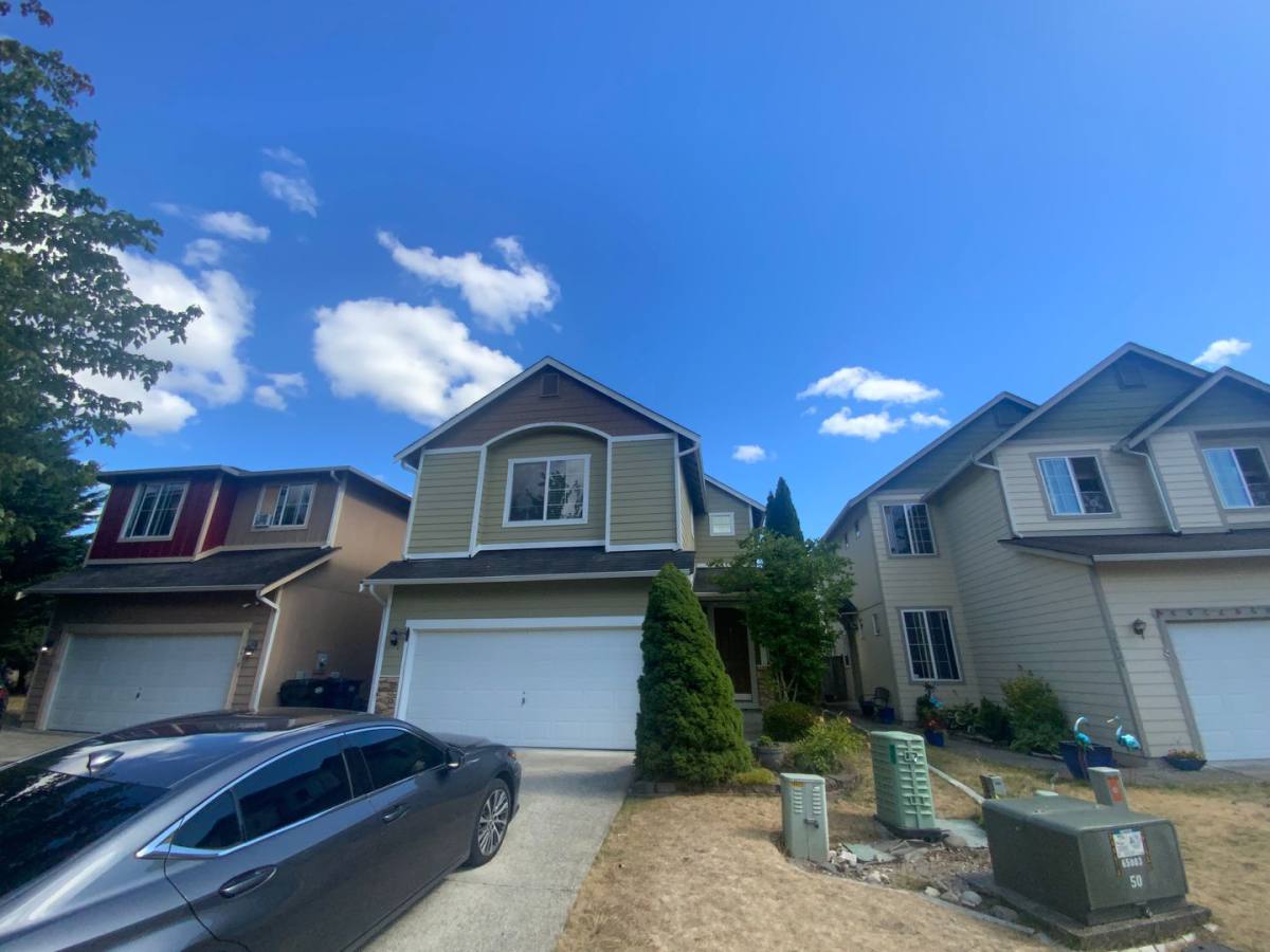 House for rent at 18423 100th Ave E, Puyallup, WA 98375