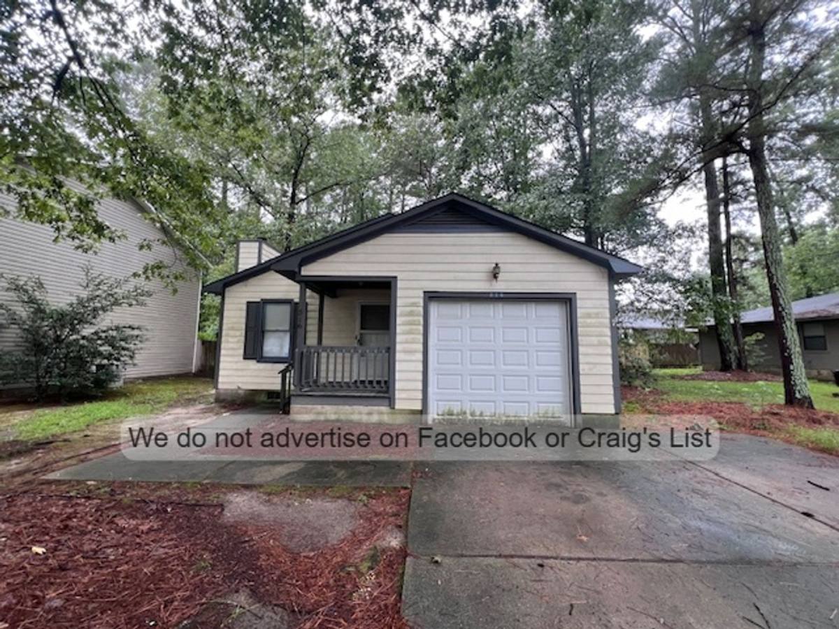 House for rent at 516 Crooked Creek Court, Fayetteville, NC 28301
