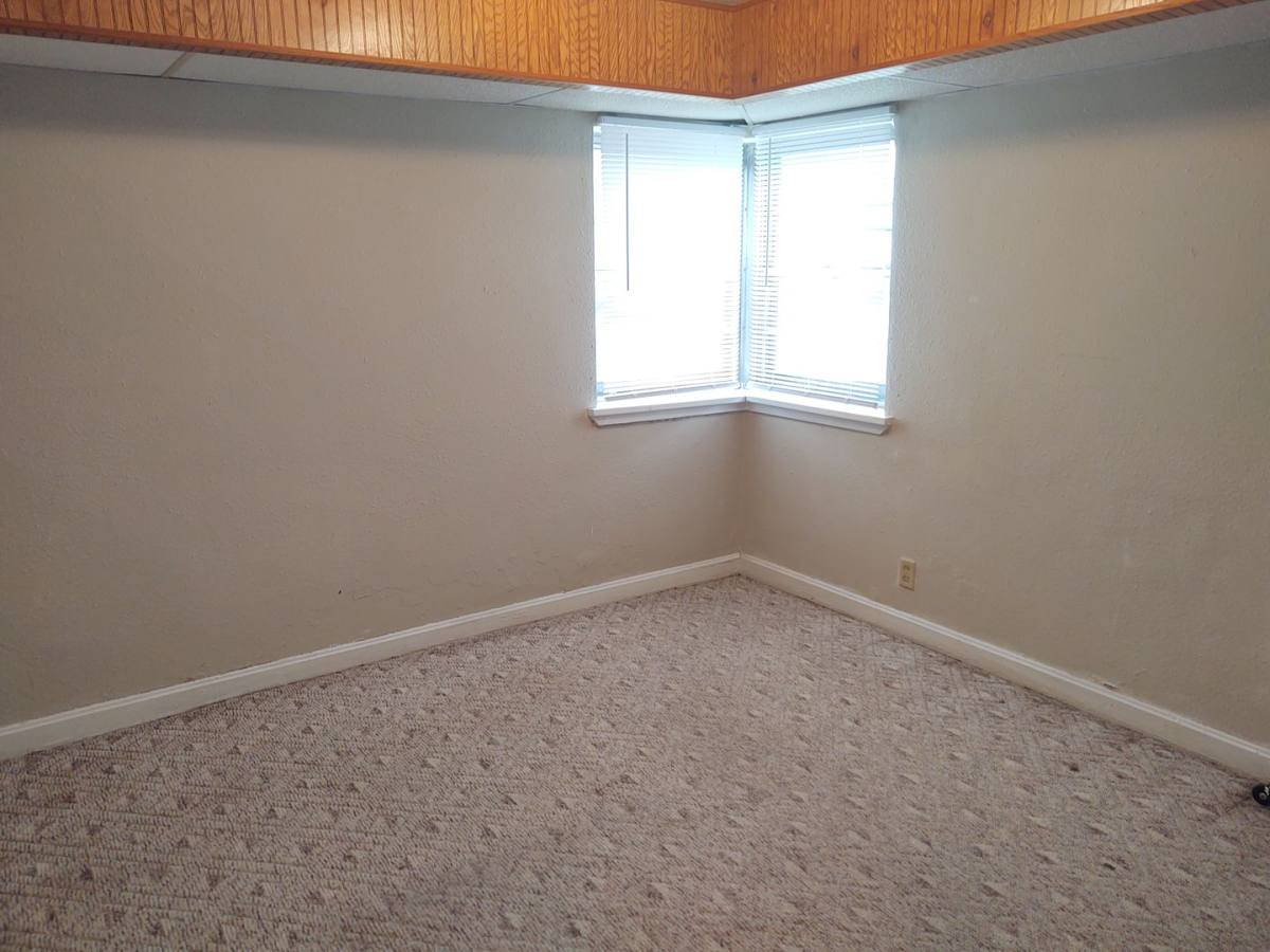 Apartment for rent at 1302 20th St, Rock Island, IL 61201