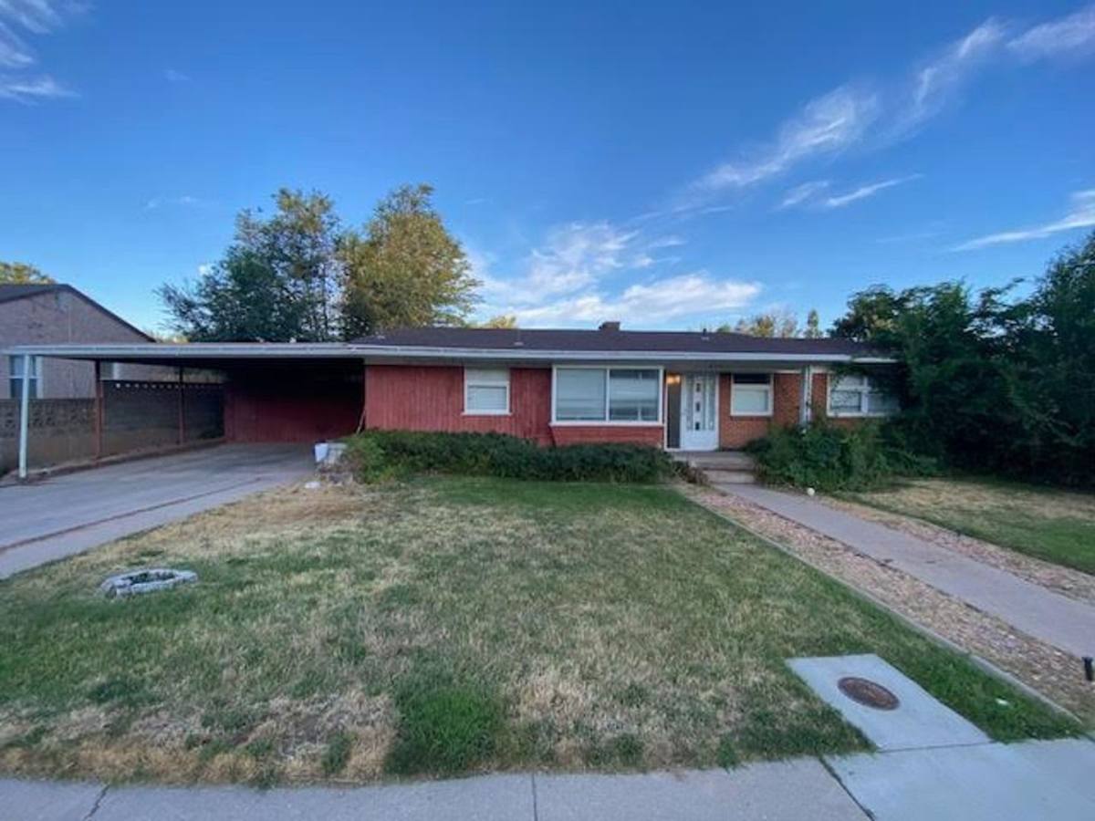 House for rent at 294 S Dewey Ave, Cedar City, UT 84720
