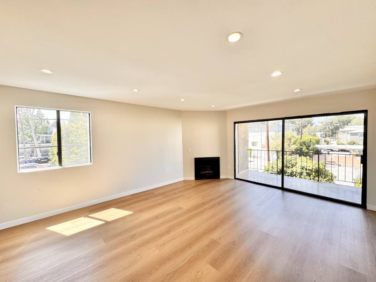 Apartment for rent at 11941 Weddington St, Valley Village, CA 91607