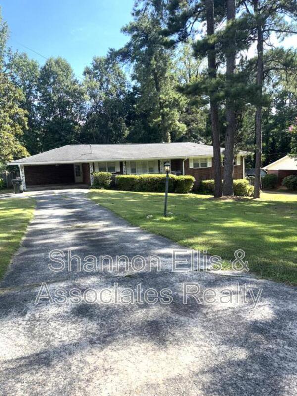 House for rent at 1255 Angelia Dr SW, Mableton, GA 30126