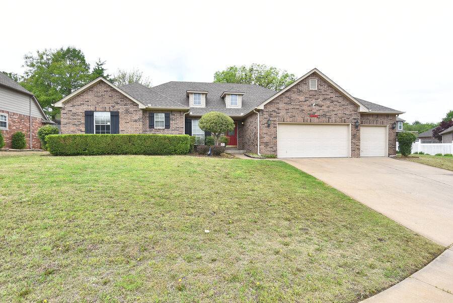 House for rent at 300 S 63rd St, Broken Arrow, OK 74014