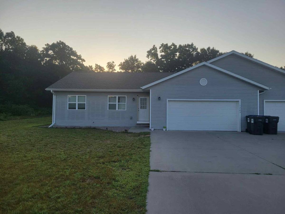 Townhouse for rent at 1263 Evergreen Ave, Wisconsin Rapids, WI 54494