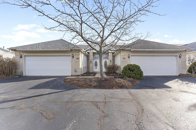 Apartment for rent at 737 Hilltop Lane, Toledo, OH 43615