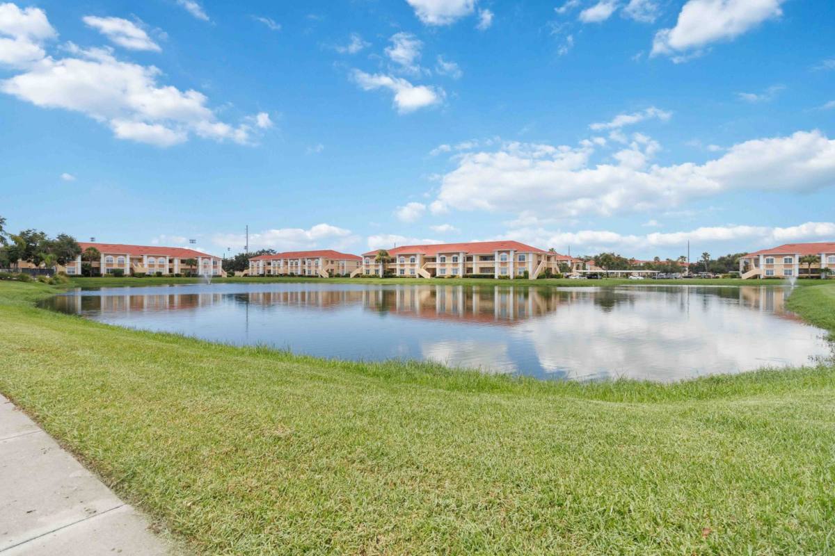 Condo for rent at 1005 Villagio Circle, Sarasota, FL 34237