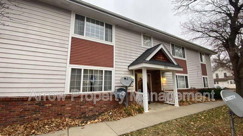Apartment for rent at 525 Oak Rd #4, Valparaiso, NE 68065