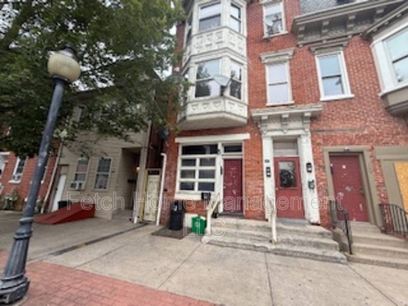 Apartment for rent at 347 S George St, York, PA 17401
