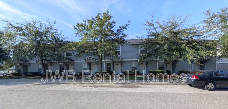 Townhouse for rent at 8473 McGirts Village Lane, Jacksonville, FL 32210