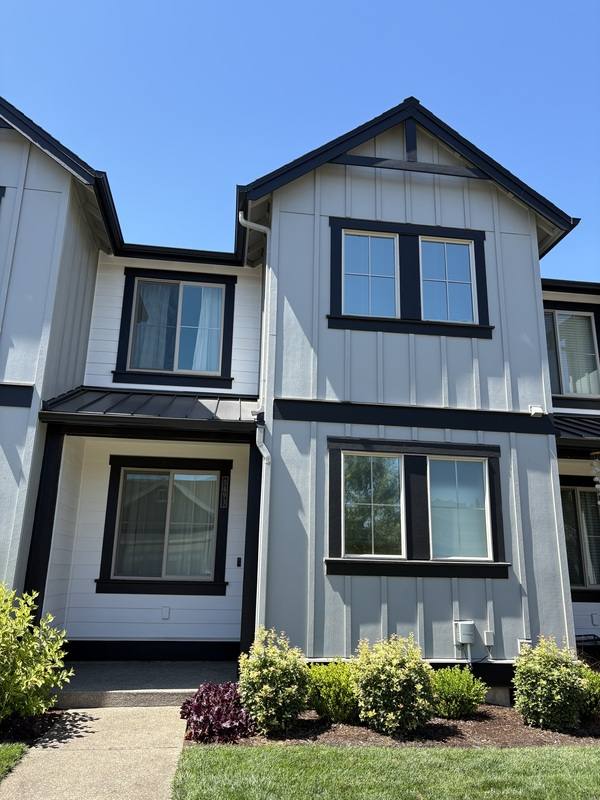Townhouse for rent at 5493 SE 80th Ave, Hillsboro, OR 97123