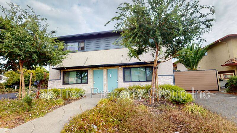 Townhouse for rent at 2531 Grove Way #1, Castro Valley, CA 94546