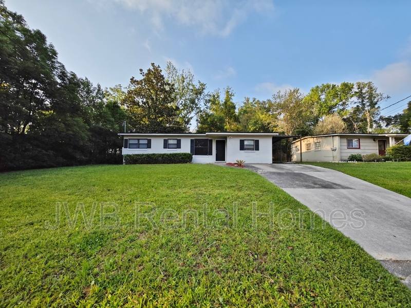 House for rent at 8120 Joffre Dr, Jacksonville, FL 32210