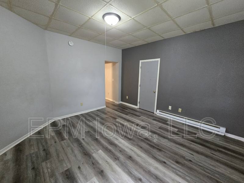 Apartment for rent at 223 1 2 Allen St, Waterloo, IA 50701