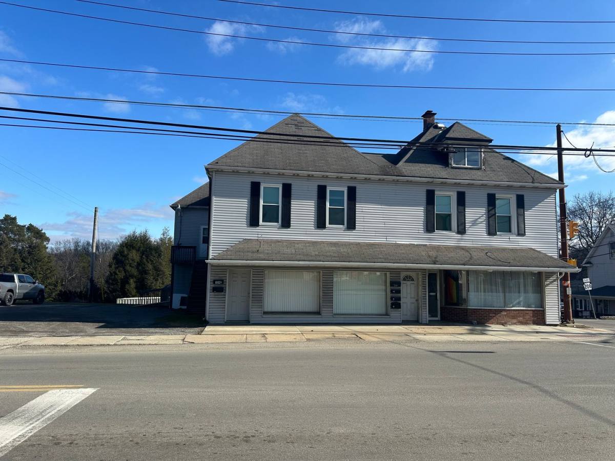 Apartment for rent at 502 N Broad St, Grove City, PA 16127