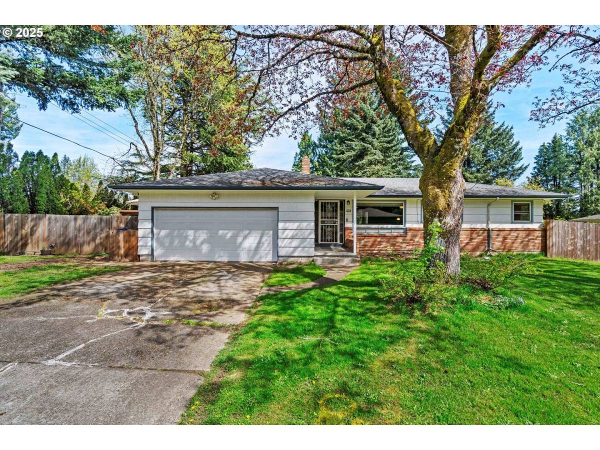 House for rent at 10 SE 153rd Ave, Portland, OR 97233
