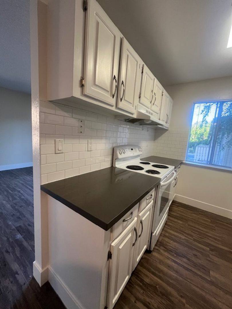 Apartment for rent at 2055 Fox Way, Concord, CA 94518