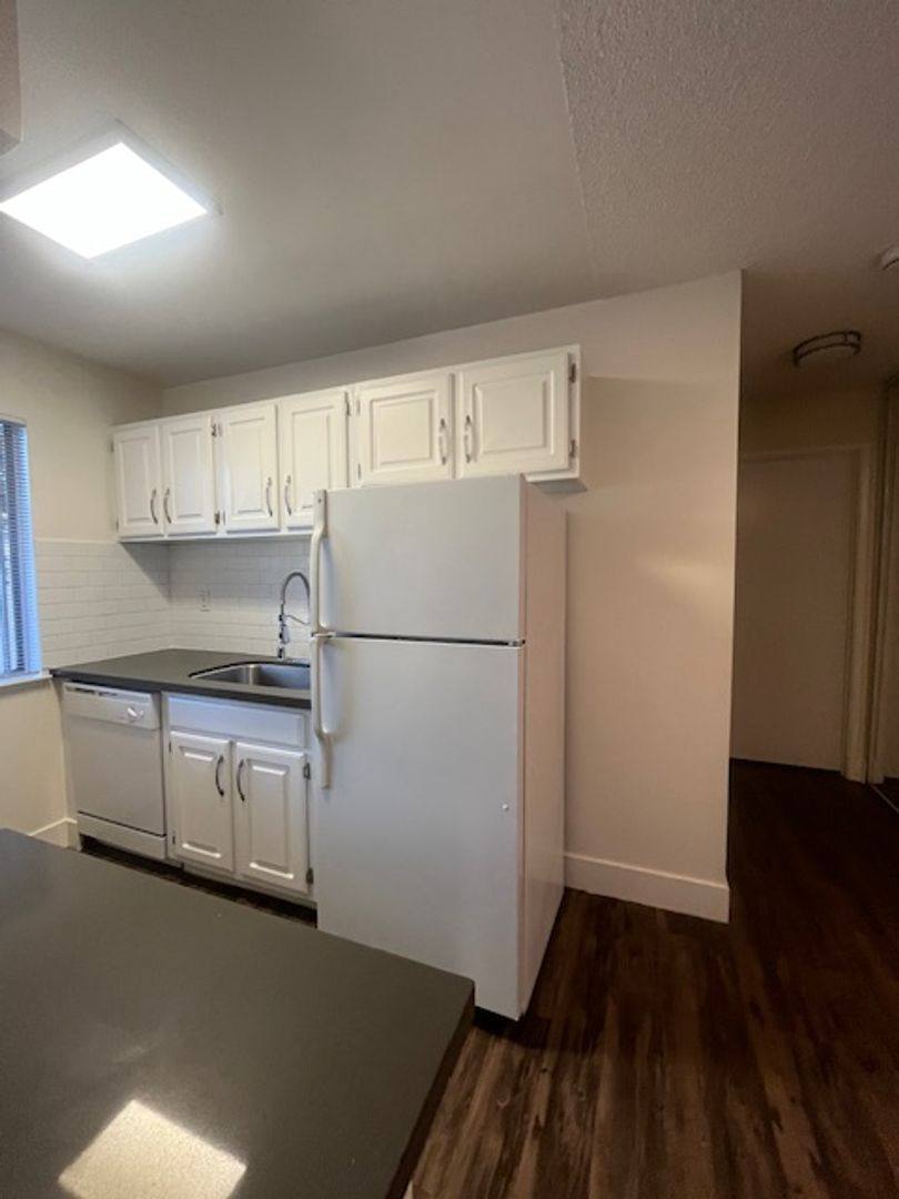 Apartment for rent at 2055 Fox Way, Concord, CA 94518