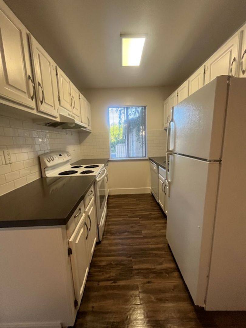 Apartment for rent at 2055 Fox Way, Concord, CA 94518