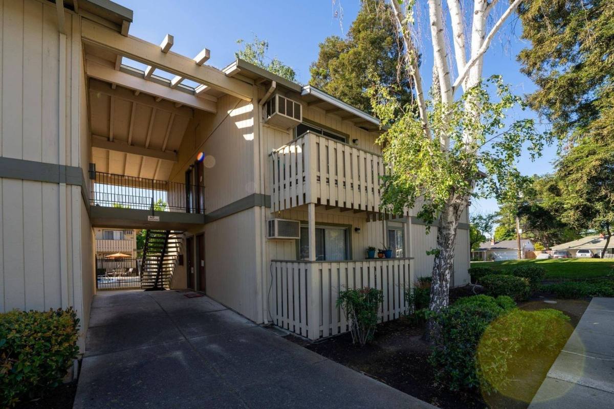 Apartment for rent at 2055 Fox Way, Concord, CA 94518