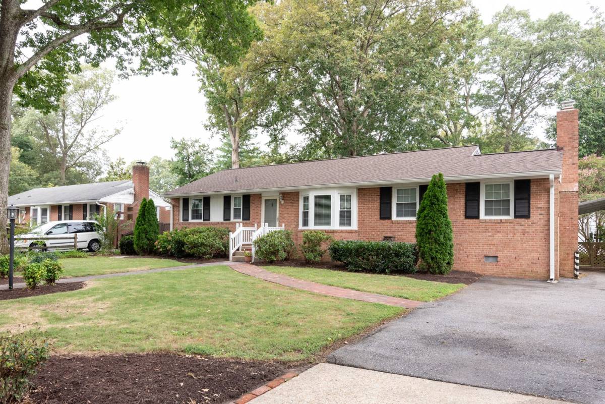 House for rent at 2016 Denton Dr, Richmond, VA 23235